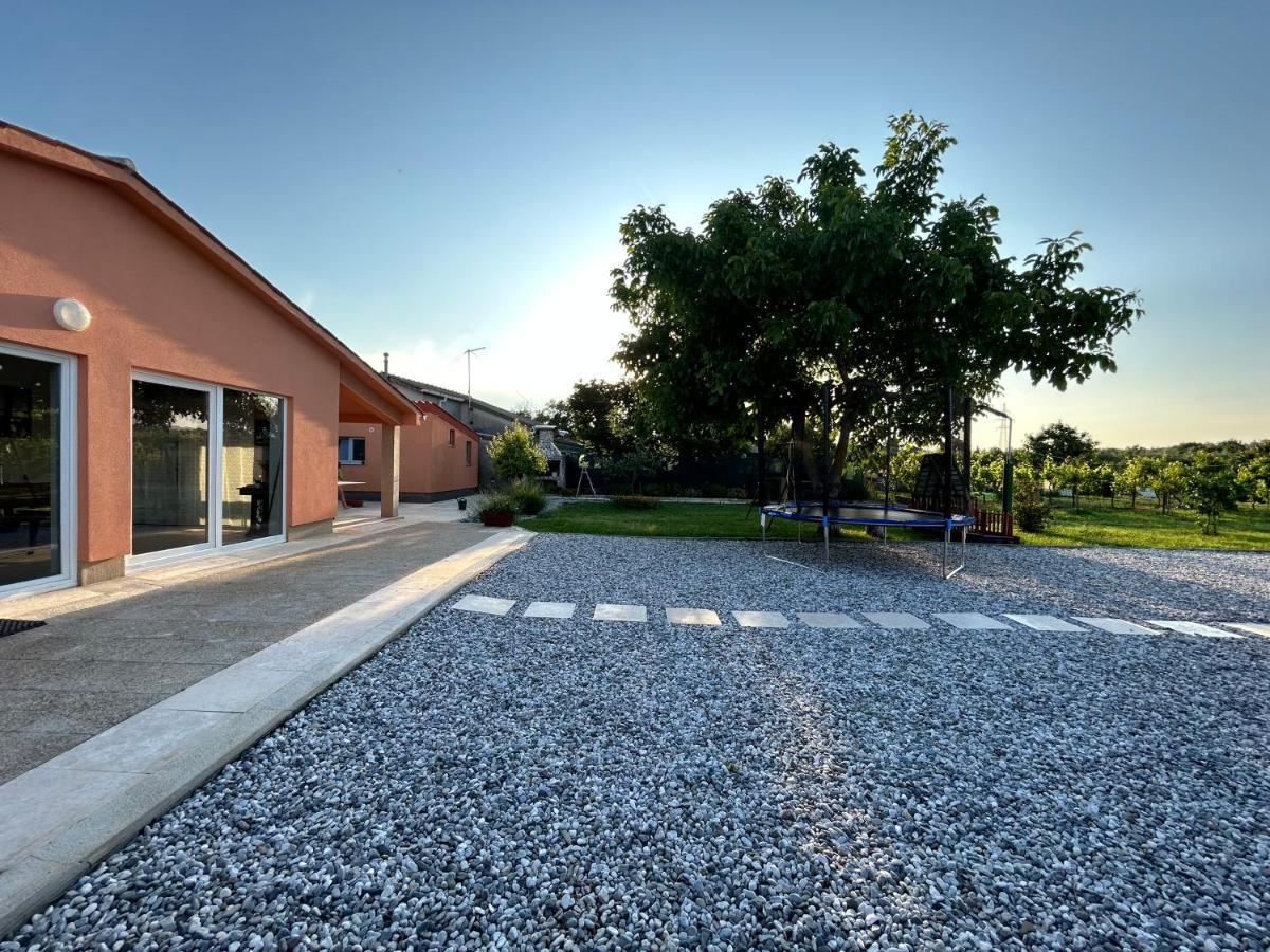 Dora House With Wifi And Outdoor Swimming Pool Villa Pula Luaran gambar