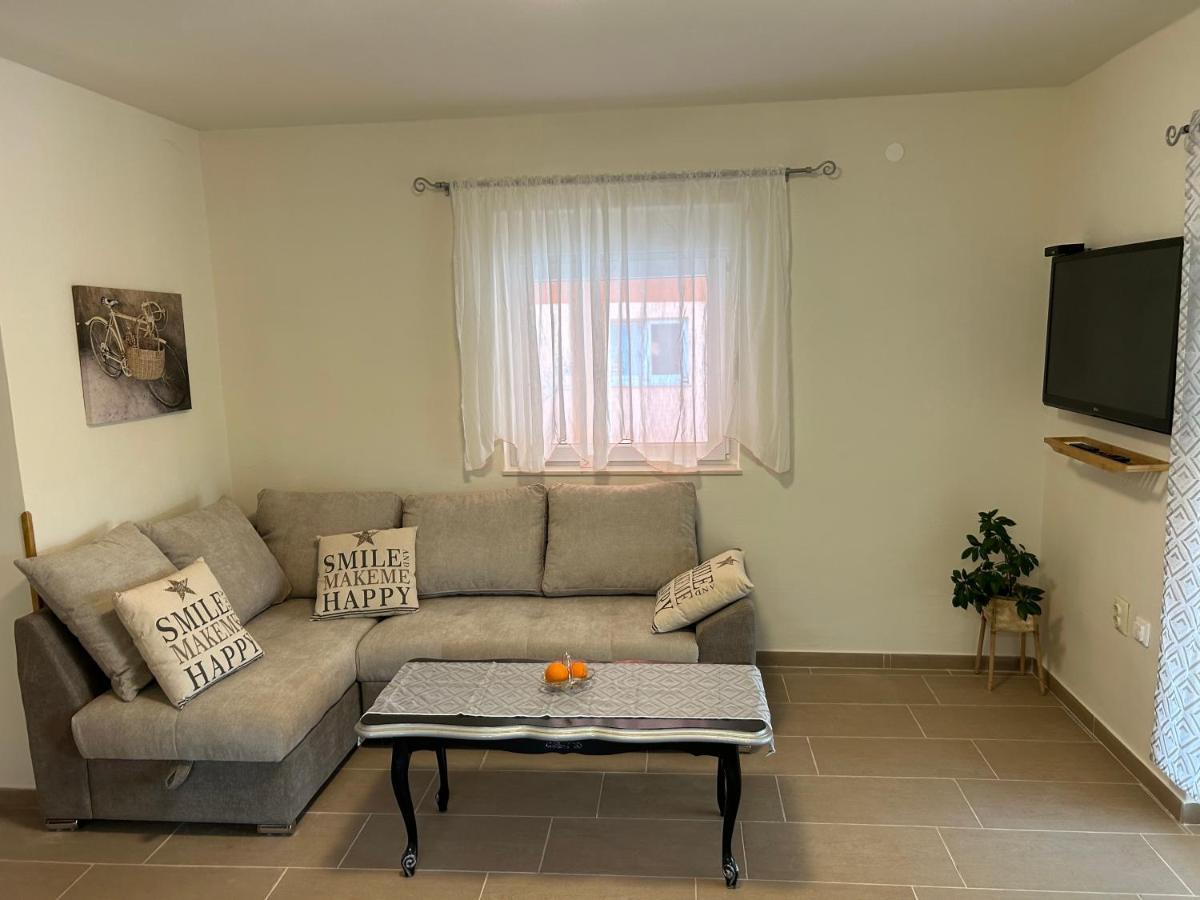 Dora House With Wifi And Outdoor Swimming Pool Villa Pula Luaran gambar
