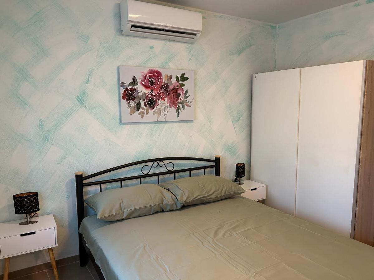 Dora House With Wifi And Outdoor Swimming Pool Villa Pula Luaran gambar